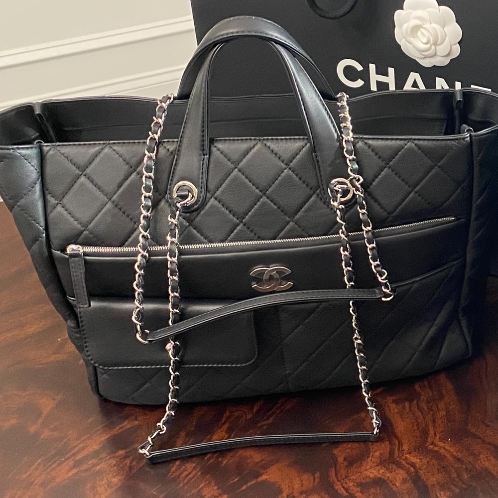CHANEL Ultra pocket Lambskin Quilted Chain Tote